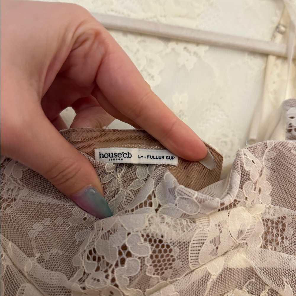 House of CB ‘Artemis’ lace dress - Picture 6 of 6